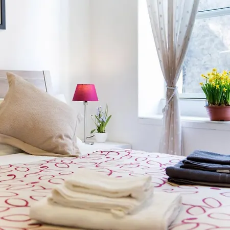 Perla - Cozy In Piazza Navona Апартаменты *